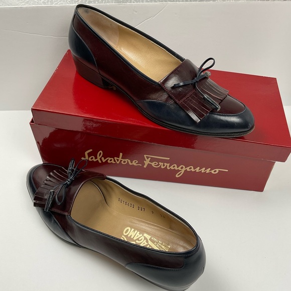 Vintage Salvatore Ferragamo Women's Two-Tone Loafers - Picture 3 of 11